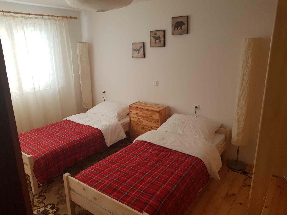 Apartmani Andrej Udbina Exterior foto