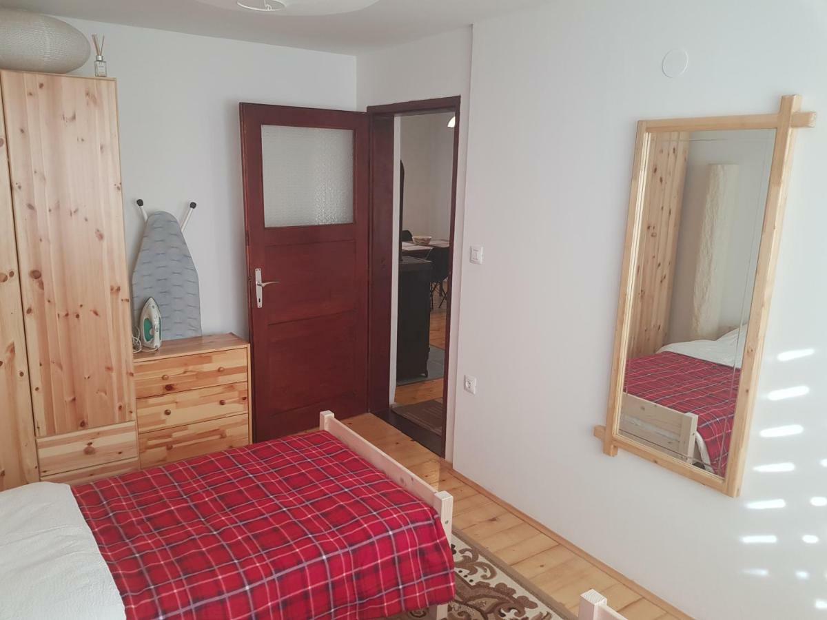 Apartmani Andrej Udbina Exterior foto